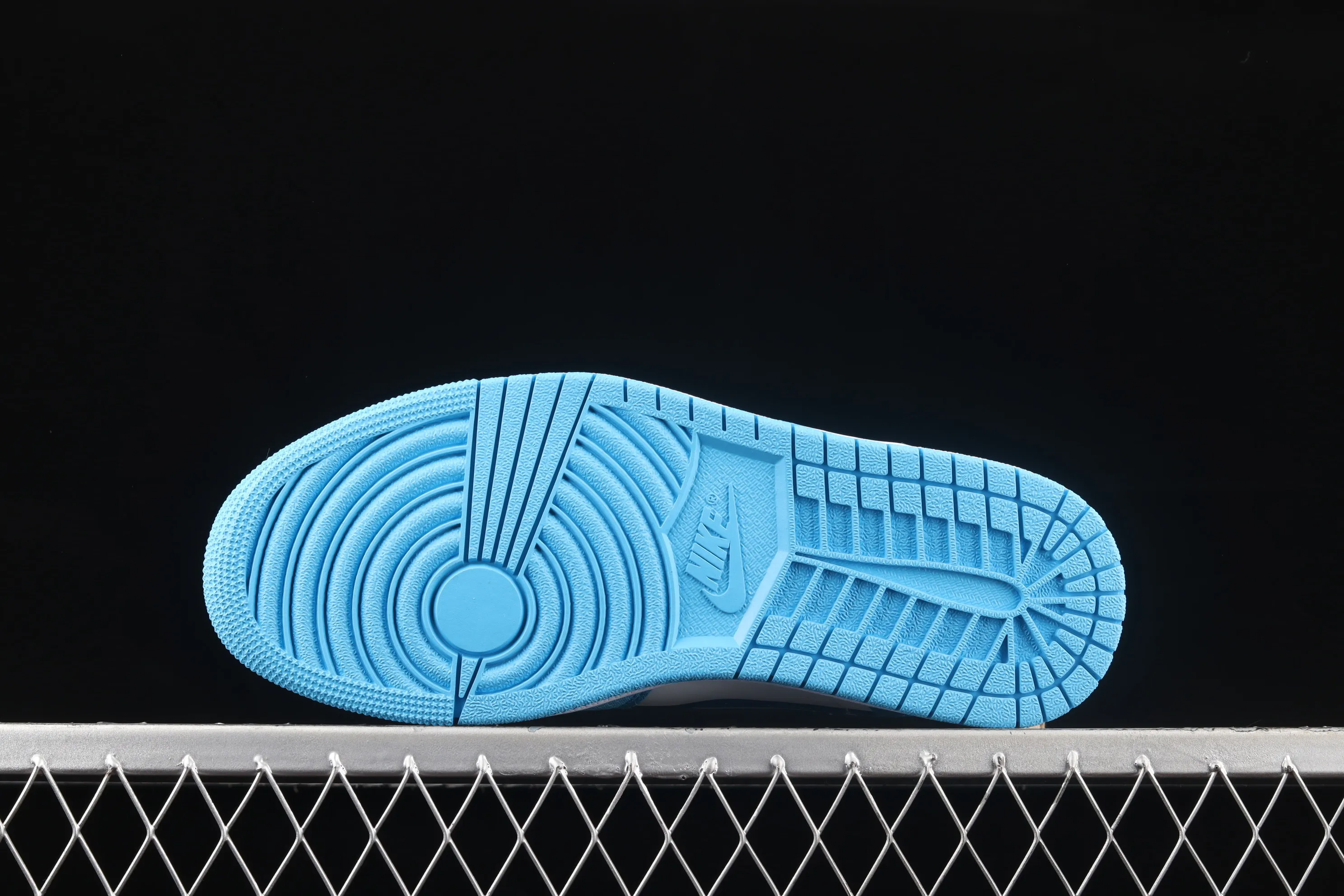 All Categories Air Jordan Jordan Series Basketball Shoes Air Jordan 1 Mid Differentiated Edition Air Jordan 1 Mid AJ1 Joe 1 Blue and Green Chinese Culture Basketball Shoes DA8010-400